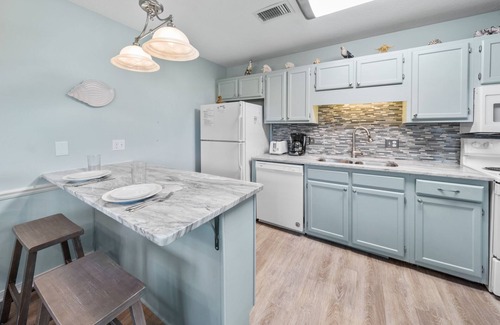 Inlet Beach Condominio | "Inlet Dunes 105" | Community Pool | Next to Rosemary Beach | Directly Across From The Beach