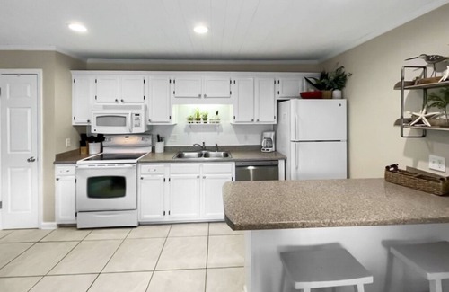 Inlet Beach Condominio | Inlet Dunes 201 1 Bedroom Condo by RedAwning