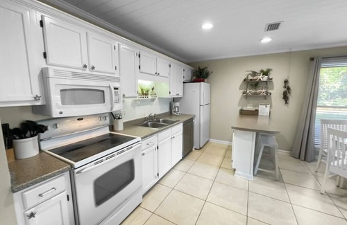 Inlet Beach Condominio | Inlet Dunes 201 1 Bedroom Condo by RedAwning