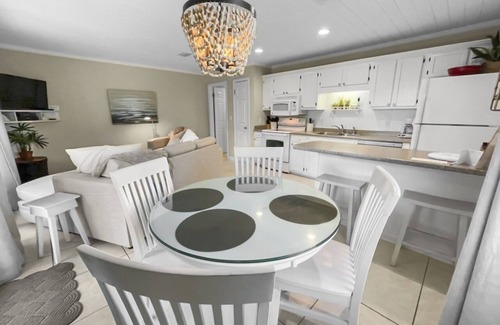 Inlet Beach Condominio | Inlet Dunes 201 1 Bedroom Condo by RedAwning