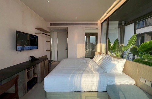 Phra Borom Maha Ratchawang Hotel | Inn A Day