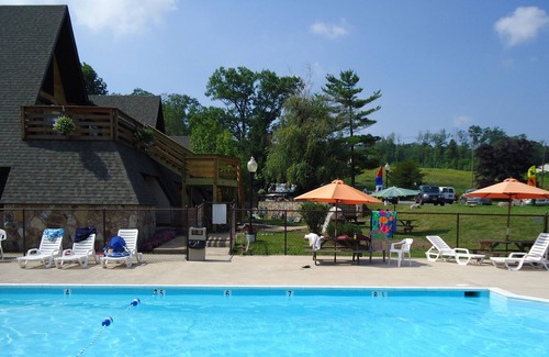 Thayerville Hotel | Inn At Deep Creek