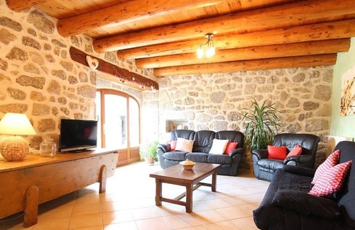 Cubelles Casa | Casa rural Cubelles, 4 dormitorios, 10 personas