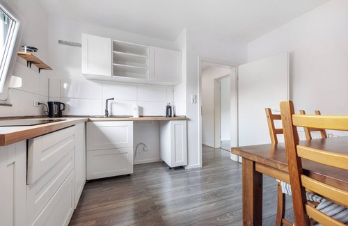 Hildesheim District Casa | Posada 'Haus Am Garten' con terraza privada, jardín y balcón