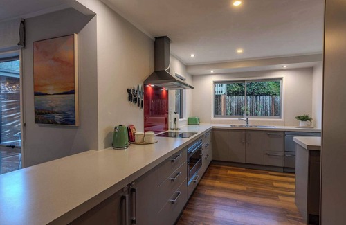 Lynmore Casa | Inn Lewis | Beside the Redwoods with Spa Pool