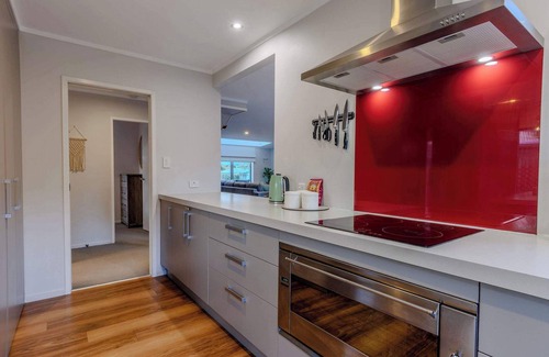 Lynmore Casa | Inn Lewis | Beside the Redwoods with Spa Pool