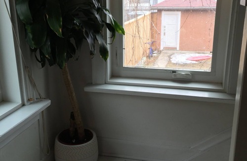 Capitol Hill Casa | Inner-city family home, close to downtown/Stampede