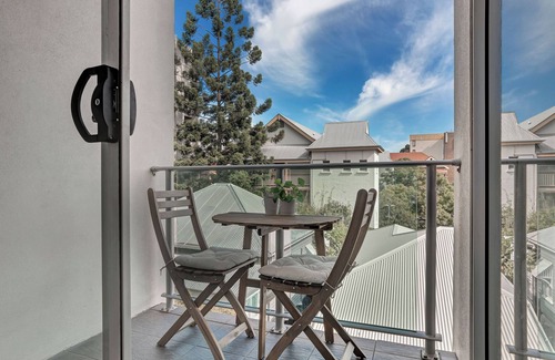 Spring Hill Apartamento | Inner City Gem. Right next to the St Andrews Hospital and Roma Street Parklands.