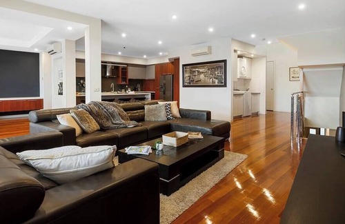 Patterson Lakes Casa | Inner Harbour - Luxury on the water with spa
