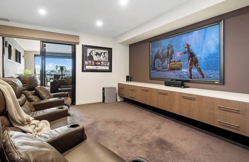 Patterson Lakes Casa | Inner Harbour - Luxury on the water with spa