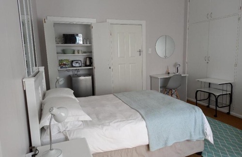 Morningside Cama Y Desayuno | Innes Road Durban Accommodation Private Double Room with Private Bathroom