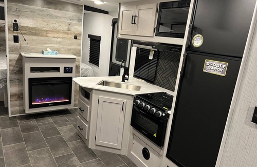 Innisfil Casa | Innisfil Adventure: Your Cozy Camper Van Getaway!