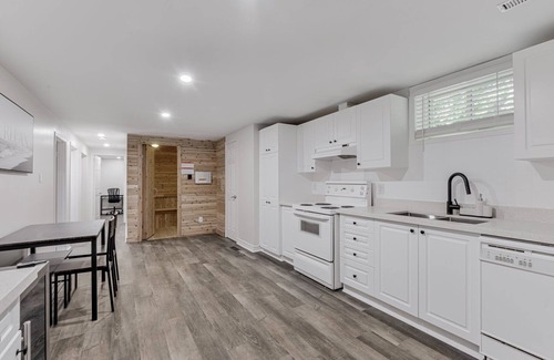 Big Bay Point Casa | Innisfil Retreat: Hot Tub, Sauna, Pool Table