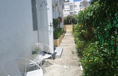 Old Trees Bay Apartamento | Inniss Apartment By The Beach