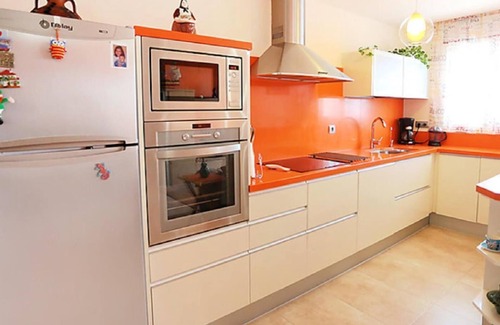 Costa Dorada Villa | INNOUTHOME MAGNÍFICA CASA FAMILIAR CON PISCINA, BBQ, WIFI Y AIRE-11 DE SETEMBRE