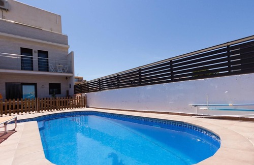 Costa Dorada Villa | INNOUTHOME MAGNÍFICA CASA FAMILIAR CON PISCINA, BBQ, WIFI Y AIRE-11 DE SETEMBRE
