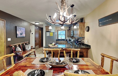 Ruidoso Condominio | Innsbrook 254 | Pet-Friendly, Great View, Amenities