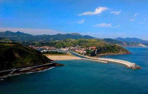 Zumaia Alquiler De Eote | Inolvidable experiencia en un velero de 11 metros!