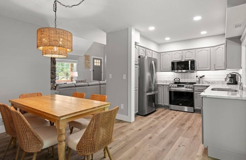 Royal Pines Casa | Its Hot Out & So Are Our Specials 4 July & August! Brand New Listing!