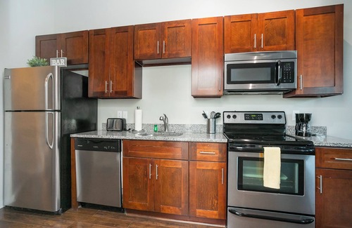 Hillsboro Village Casa | Inquiry for Week Day Special / Free Parking / 2BD by Zen Living