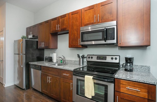 Hillsboro Village Casa | Inquiry for Week Day Special / Free Parking / 2BD by Zen Living