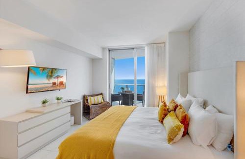Hollywood South Central Beach Apartamento | Insane Ocean View Balcony Beachfront Condo Pool