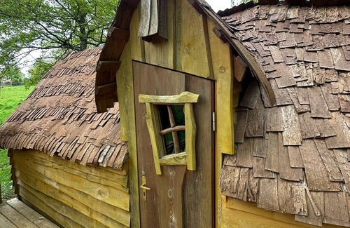 Saint-Nicolas des Eaux Cabina | Insolite - Cabane Enchantée Face à la Rivière