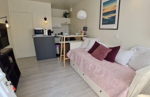Villenave-d'Ornon Apartamento | Inspirantly homespots "Rose" Jacuzzi