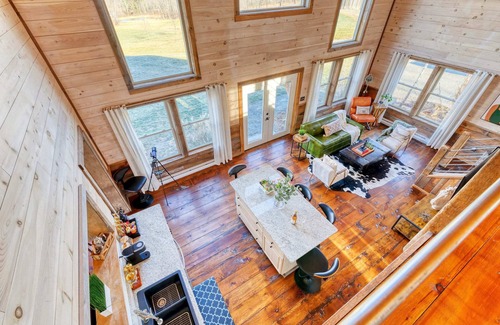 Sterling Cabina | Insta-worthy Cabin w/ Hot Tub on 10 Private Acres