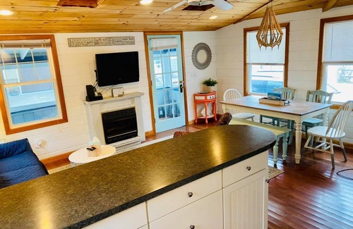 Old Lyme Casa | Insta-worthy Couples Retreat: Perfect for romantic getaway!