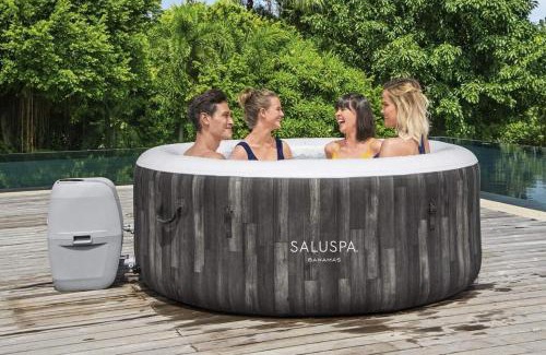 Cambridge Casa | Instaworthy Home - Relaxing Patio - Hot tub & BBQ