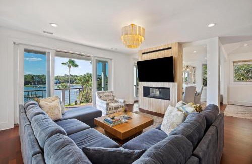 Isle of Palms Casa | INT44: 44 Intracoastal Court