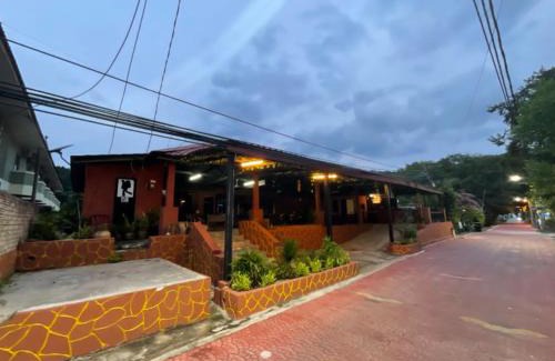 Teluk Nipah Chalet De Esquí | INTAN CHALEt