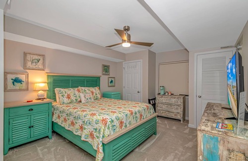 North Myrtle Beach Hotel | Intercostal Waterway Hotel Style Room -- 5 min from the beach!