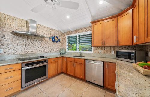 Kaanapali Casa | International Colony Club 37 · ICC 37 Remodeled Hawaiian Cottage