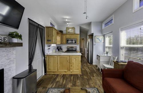 Emory Casa | Intimate Chic Cabin Suitable for Four with Private Deck in Texas
