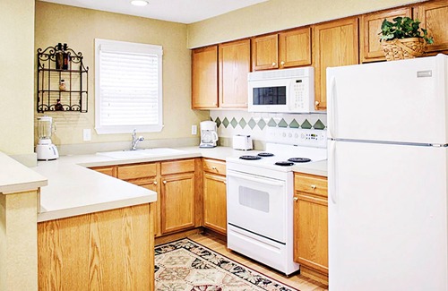 Villa Rica Condominio | Intimate Georgian Condo Resort