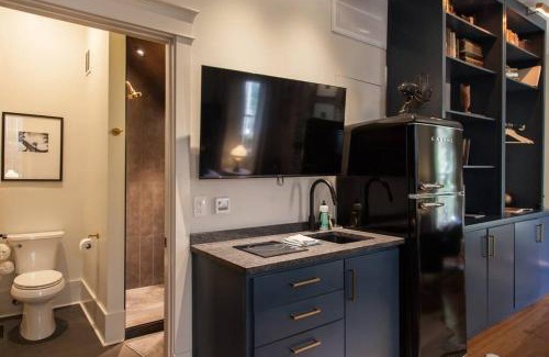Thomas Square Casa | Intimate Library Studio - Minutes to Forsyth Park
