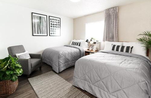 East Forest Hotel | InTown Suites Extended Stay Charlotte NC -East Independence