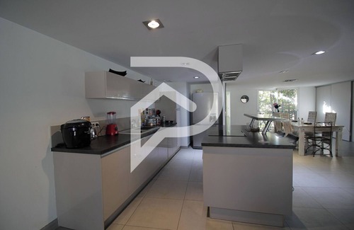Aigues-Mortes Apartamento | Intra Muros - Aigues Mortes - Appartement de 140m²