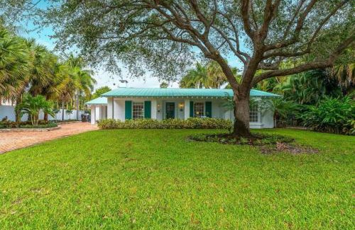 Southside Apartamento | Intracoastal Paradise Walking Distance to Beach!
