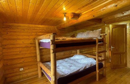 Zarnesti Casa | Intre Barse