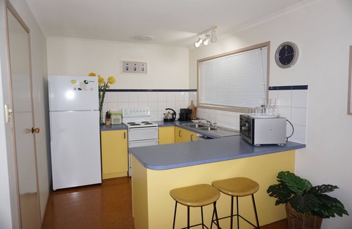 Inverloch Casa | Inverloch Beach Retreat: ¡relájese en la comodidad del aire acondicionado durante todo el año!