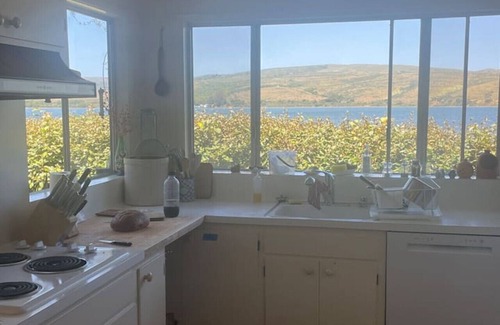 Inverness Casa | Inverness Beach House - Hot Tub on Tomales Bay