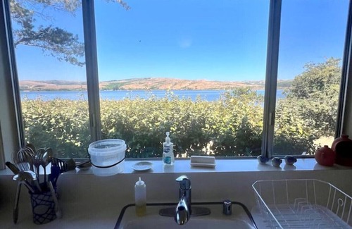 Inverness Casa | Inverness Beach House - Hot Tub on Tomales Bay