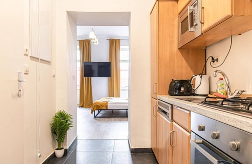 Meidling Apartamento | Inviting 1BR Apt. Near U6 Station