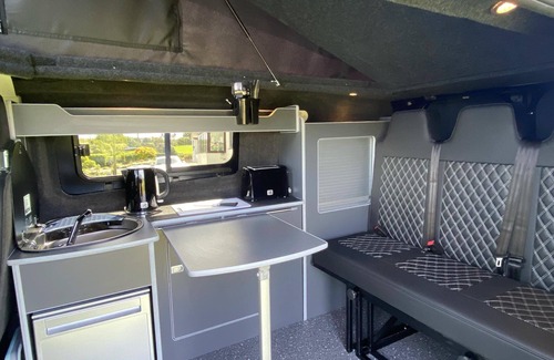Cylch-Y-Garn Cabina | Inviting 2 bed Camper in Holyhead