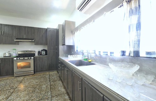 Scarborough Apartamento | Inviting 3-bed Apt in Whim Estate- Nearscarborough