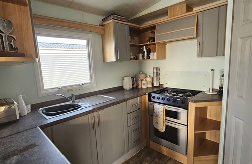 Porthcawl Chalet De Esquí | Inviting 3-Bed Caravan in Porthcawl