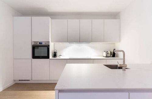 South Antwerp Apartamento | Inviting and bright 7-Person Apartment in Antwerp